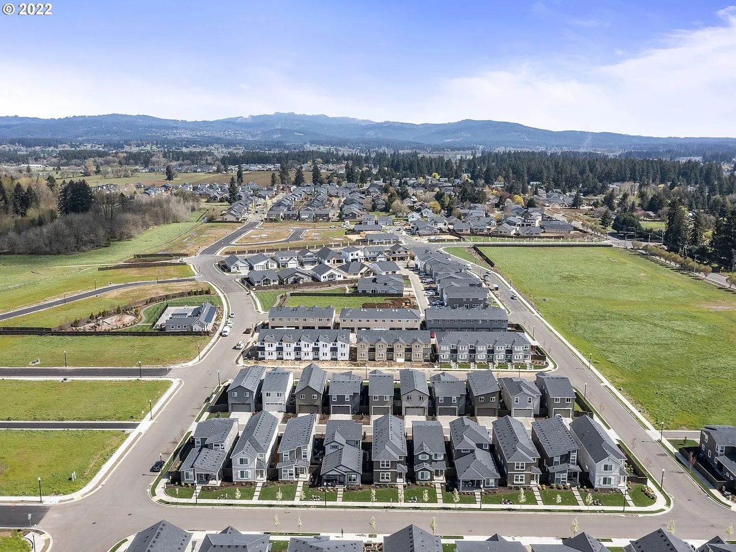 10105 NE 132nd Ave - Vancouver - Washington - 3 bed, 2.5 bath rental property