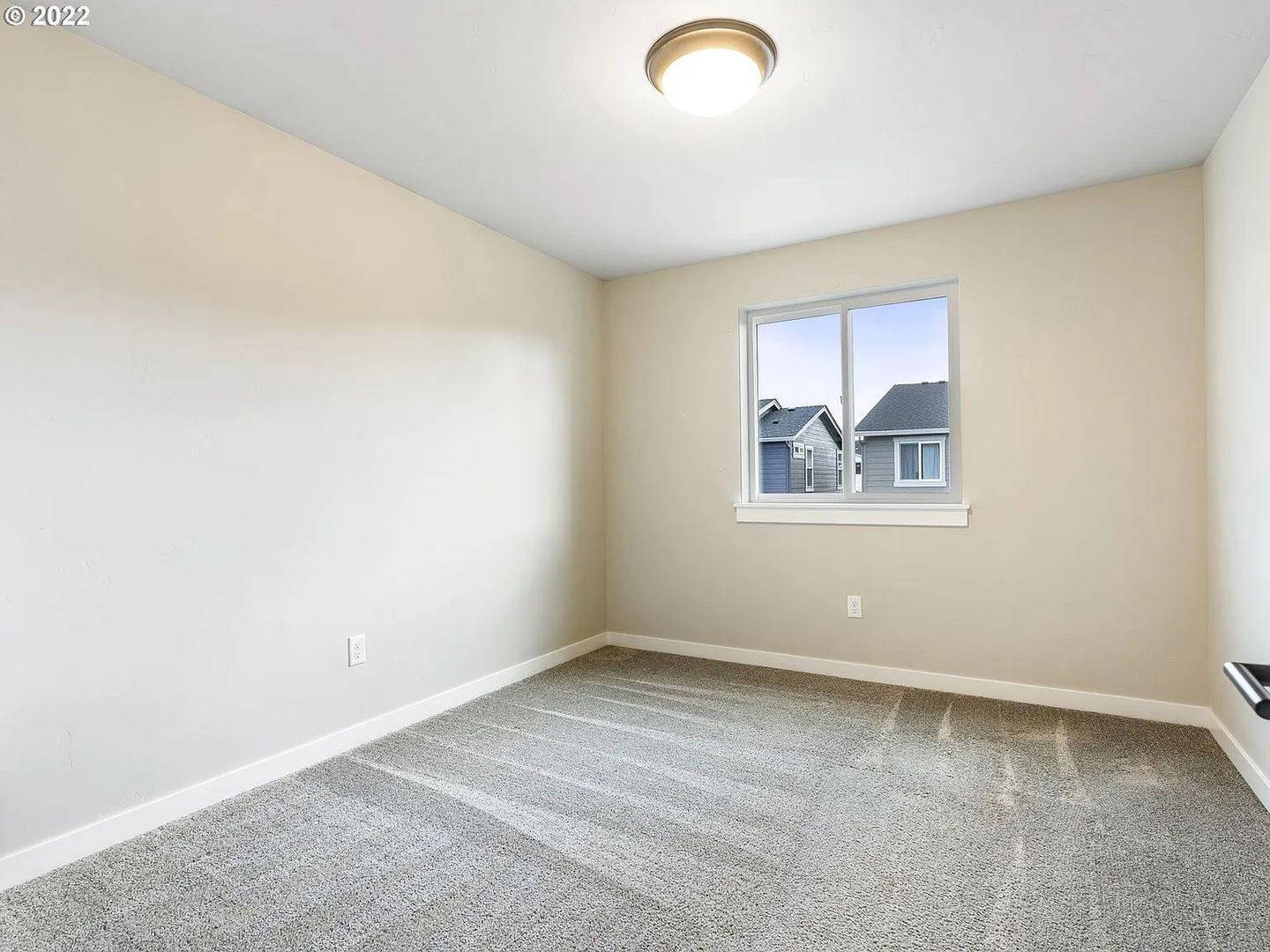 10105 NE 132nd Ave - Vancouver - Washington - 3 bed, 2.5 bath rental property