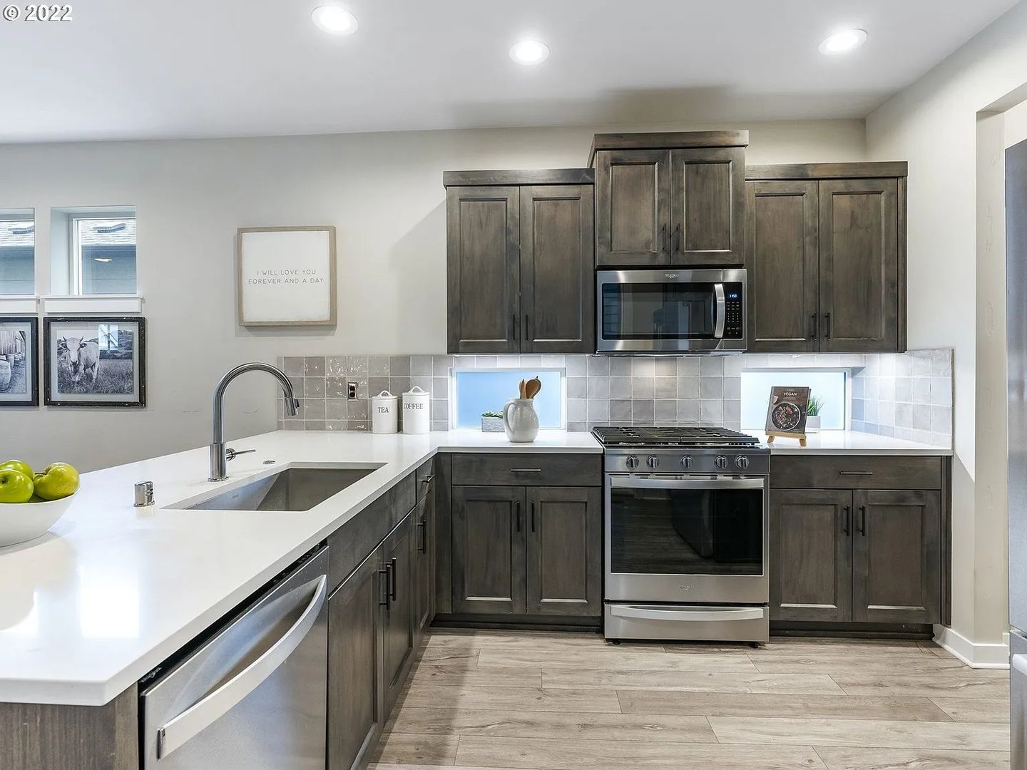 10105 NE 132nd Ave - Vancouver - Washington - 3 bed, 2.5 bath rental property