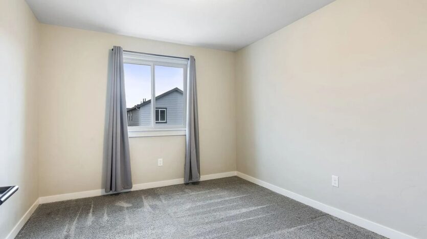 10105 NE 132nd Ave - Vancouver - Washington - 3 bed, 2.5 bath rental property