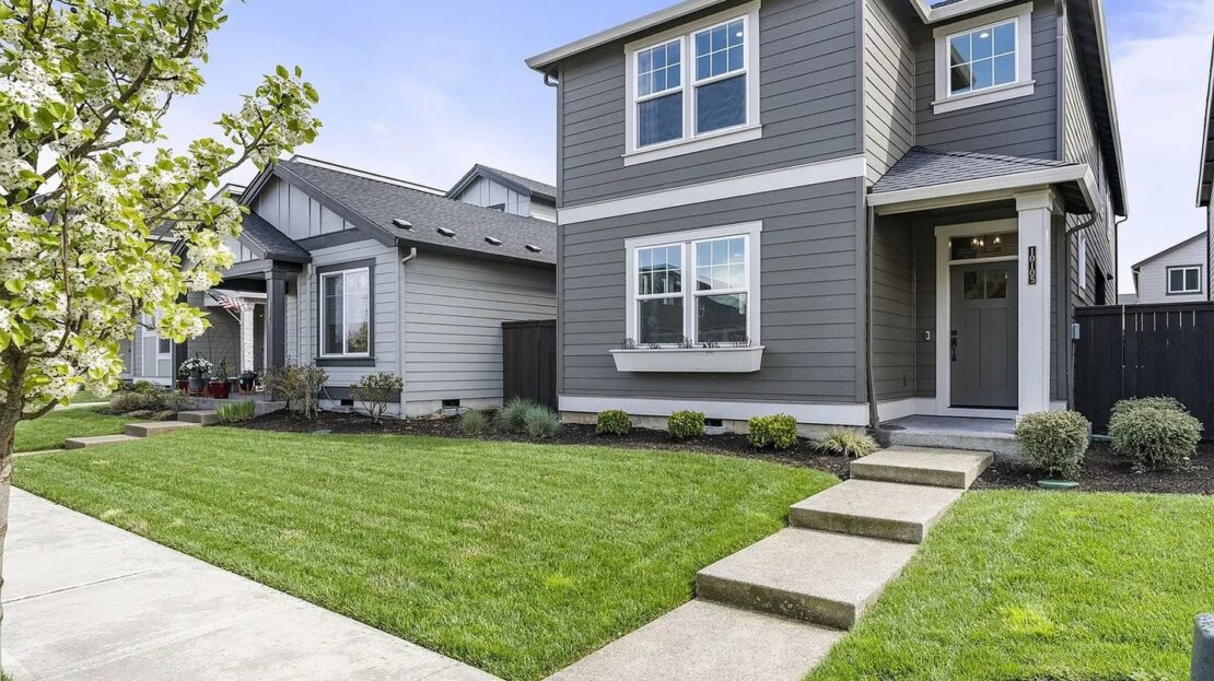 10105 NE 132nd Ave - Vancouver - Washington - 3 bed, 2.5 bath rental property