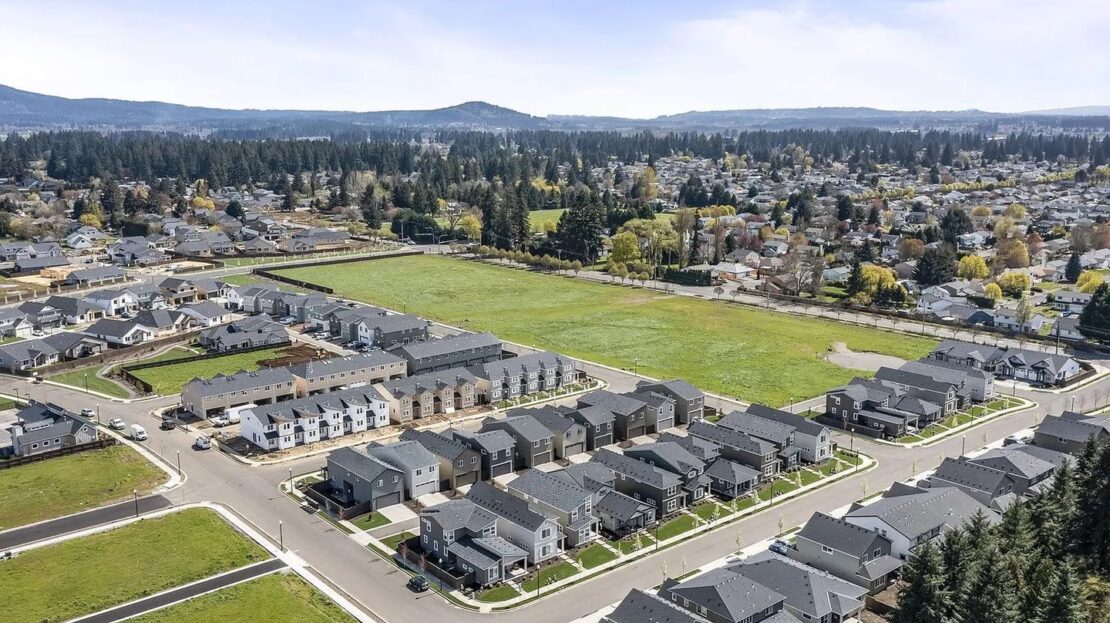 10105 NE 132nd Ave - Vancouver - Washington - 3 bed, 2.5 bath rental property