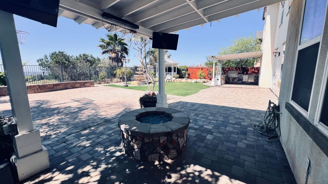 1013 Straightaway Court - Oceanside - California - 5 bed, 4.5 bath rental property