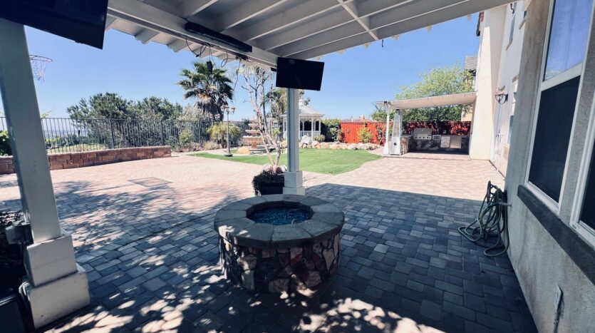 1013 Straightaway Court - Oceanside - California - 5 bed, 4.5 bath rental property