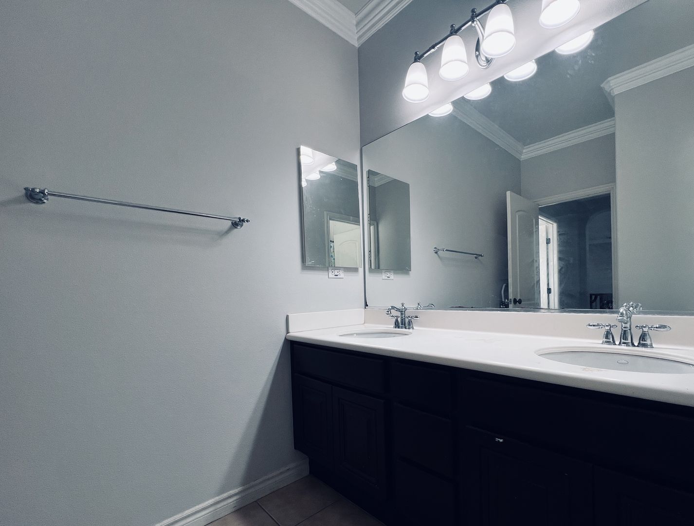 1013 Straightaway Court - Oceanside - California - 5 bed, 4.5 bath rental property