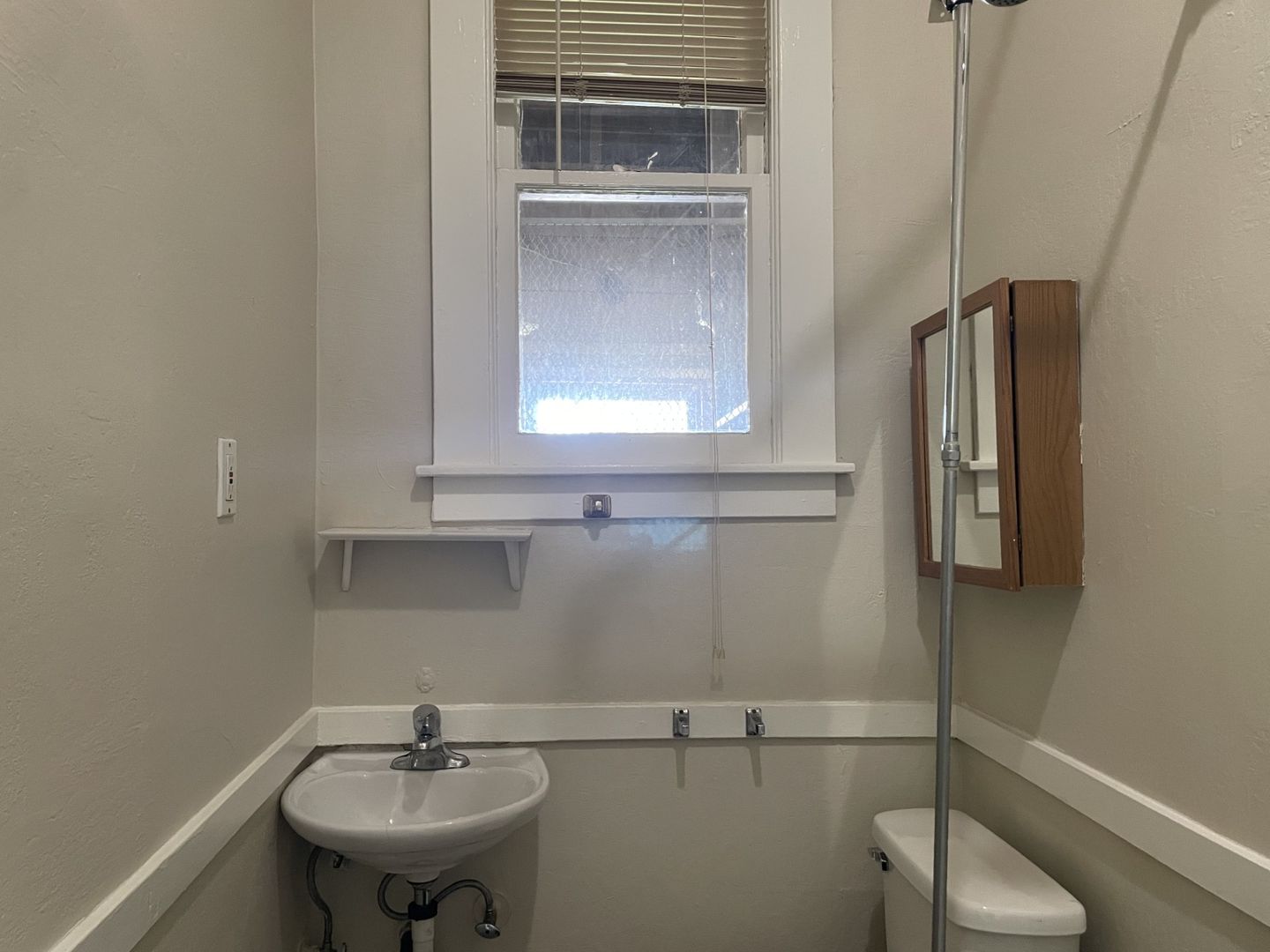 1014 Napa Street Unit B - Vallejo - California - 1 bed, 1 bath rental property