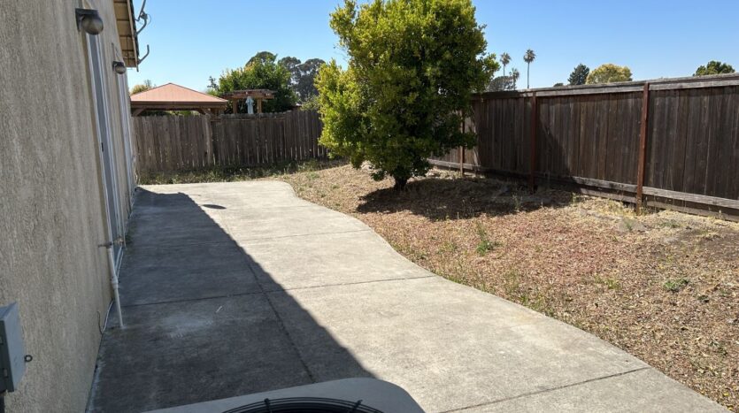 102 Entrada Circle  - American Canyon - California - 3 bed, 2 bath rental property