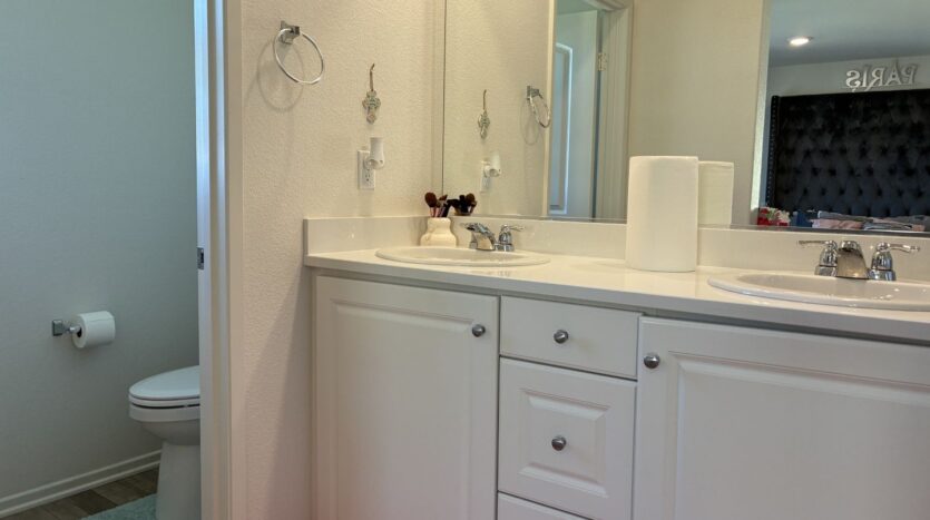 10374 San Andreas St - Adelanto - California - 3 bed, 2.5 bath rental property