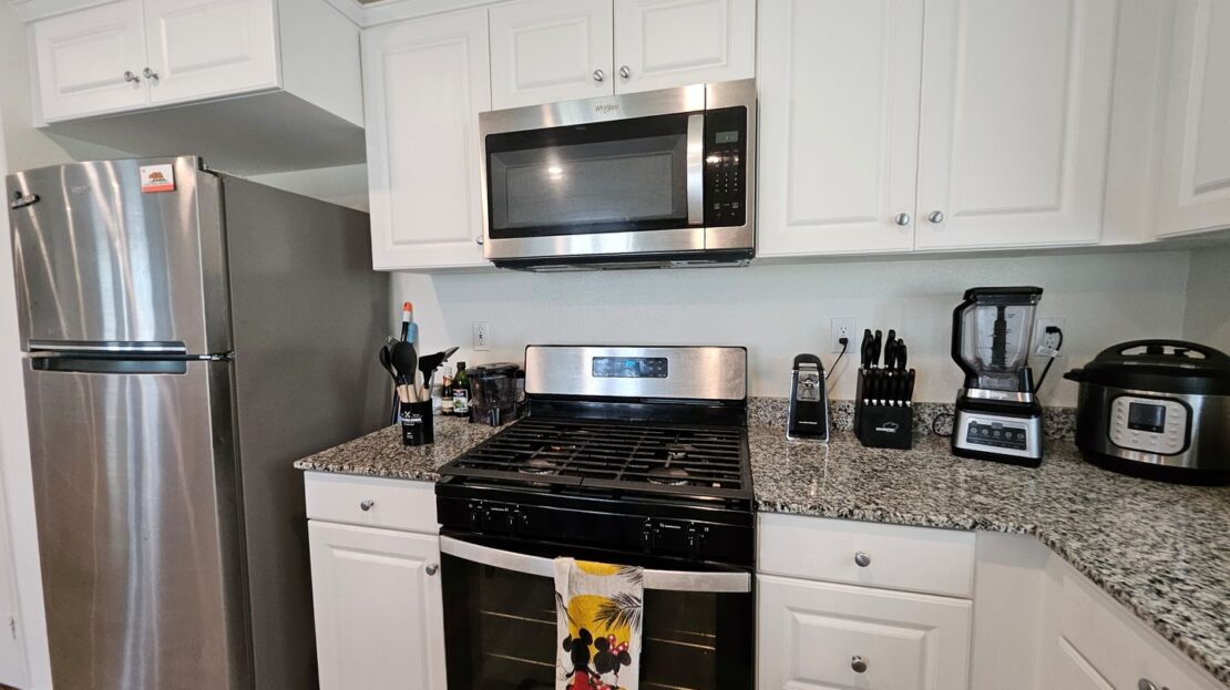 10374 San Andreas St - Adelanto - California - 3 bed, 2.5 bath rental property