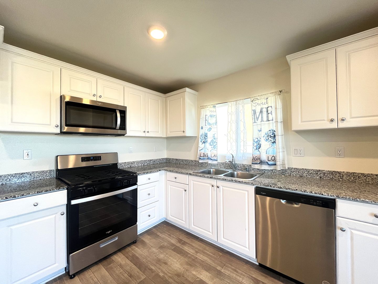 10374 San Andreas St - Adelanto - California - 3 bed, 2.5 bath rental property