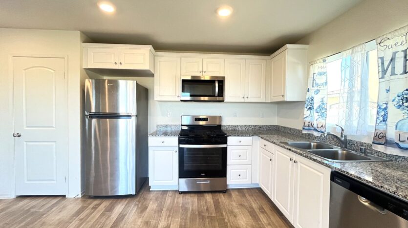 10374 San Andreas St - Adelanto - California - 3 bed, 2.5 bath rental property