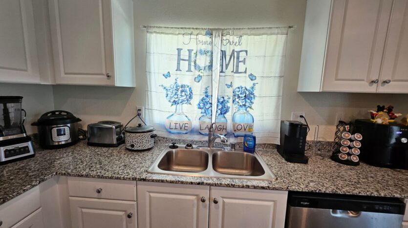 10374 San Andreas St - Adelanto - California - 3 bed, 2.5 bath rental property