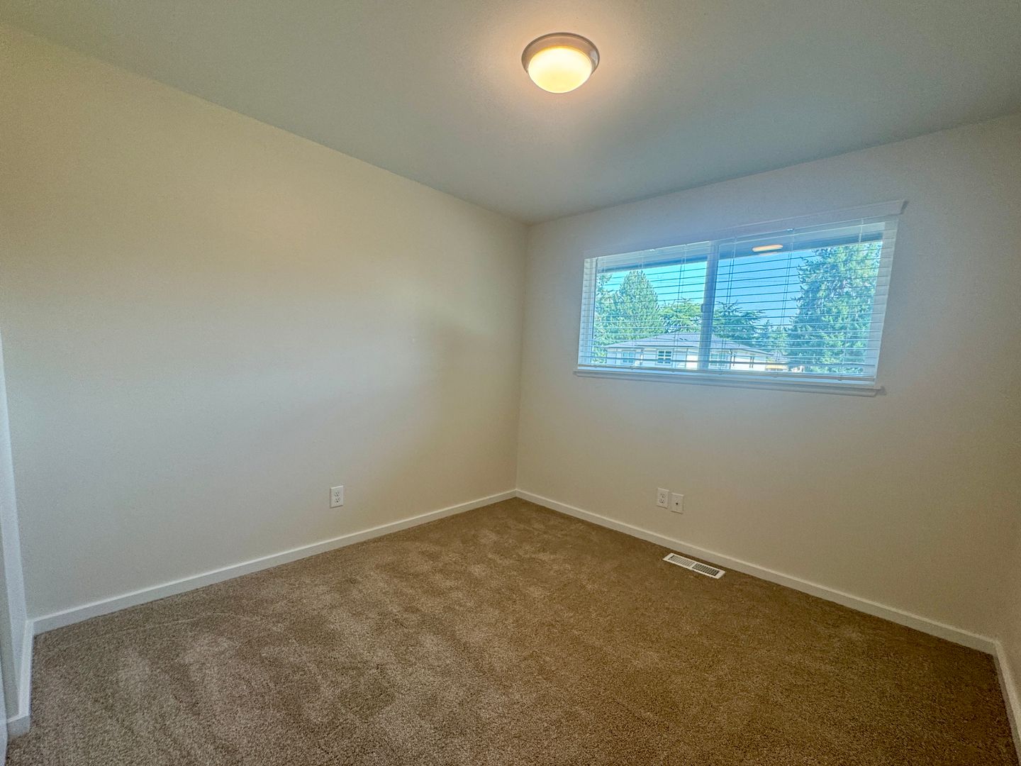 10457 9th Ave SW - Seattle - Washington - 4 bed, 1.5 bath rental property