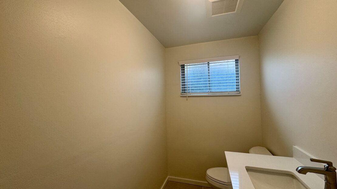 10457 9th Ave SW - Seattle - Washington - 4 bed, 1.5 bath rental property