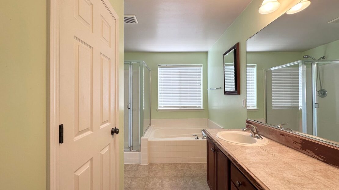 10568 SW Washington St.  - Portland - Oregon - 4 bed, 3 bath rental property