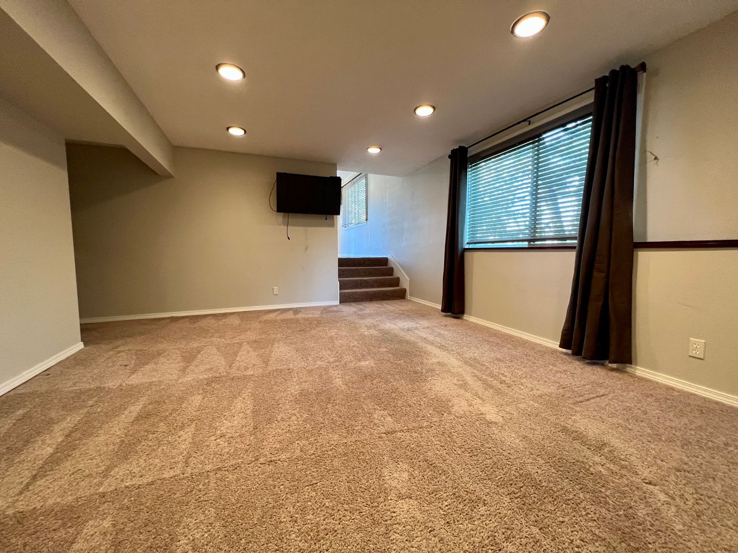 1061 SW Chastain Dr.  - Gresham - Oregon - 3 bed, 3 bath rental property