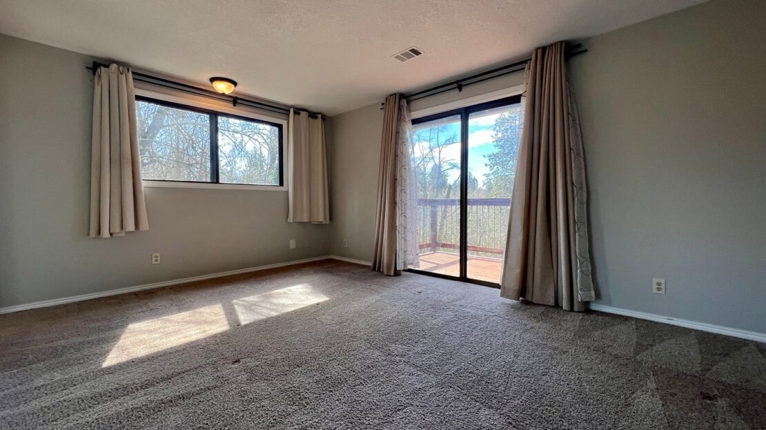 1061 SW Chastain Dr.  - Gresham - Oregon - 3 bed, 3 bath rental property