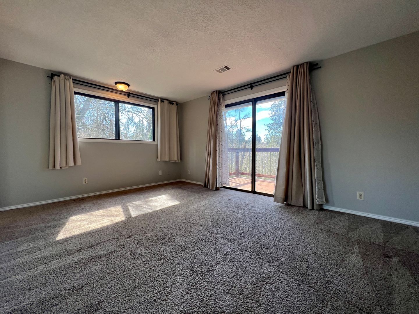 1061 SW Chastain Dr.  - Gresham - Oregon - 3 bed, 3 bath rental property