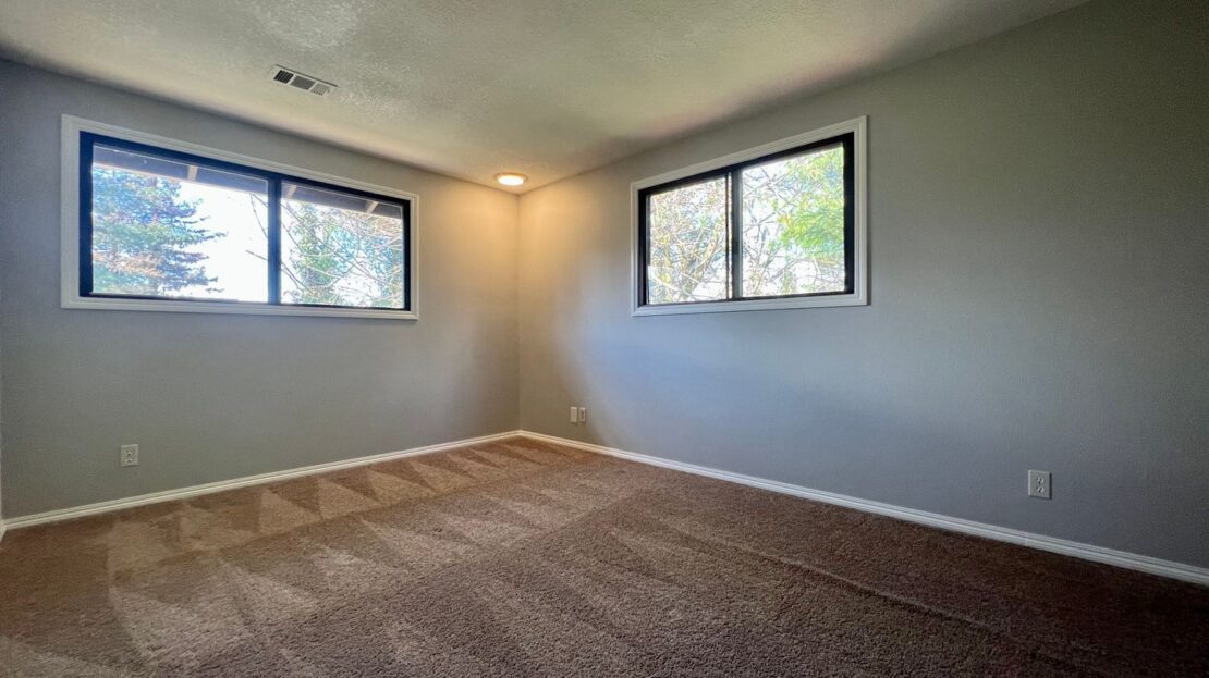 1061 SW Chastain Dr.  - Gresham - Oregon - 3 bed, 3 bath rental property