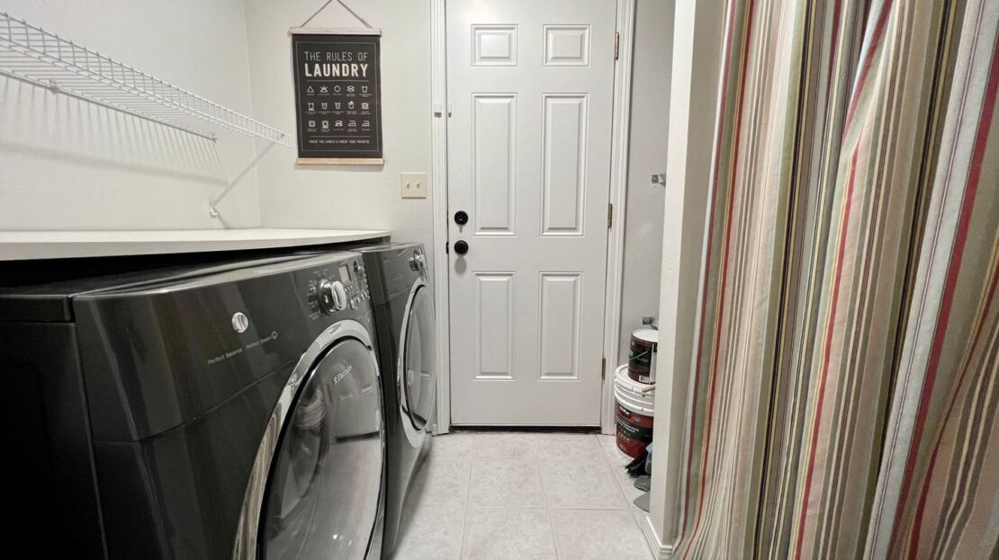 1061 SW Chastain Dr.  - Gresham - Oregon - 3 bed, 3 bath rental property