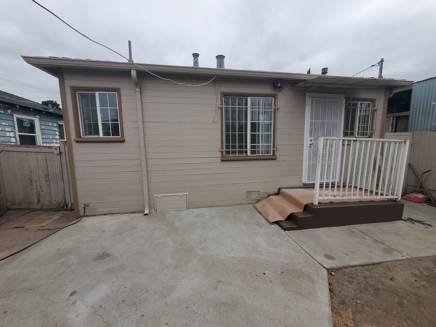 10709 Pippin Street - Oakland - California - 2 bed, 1 bath rental property