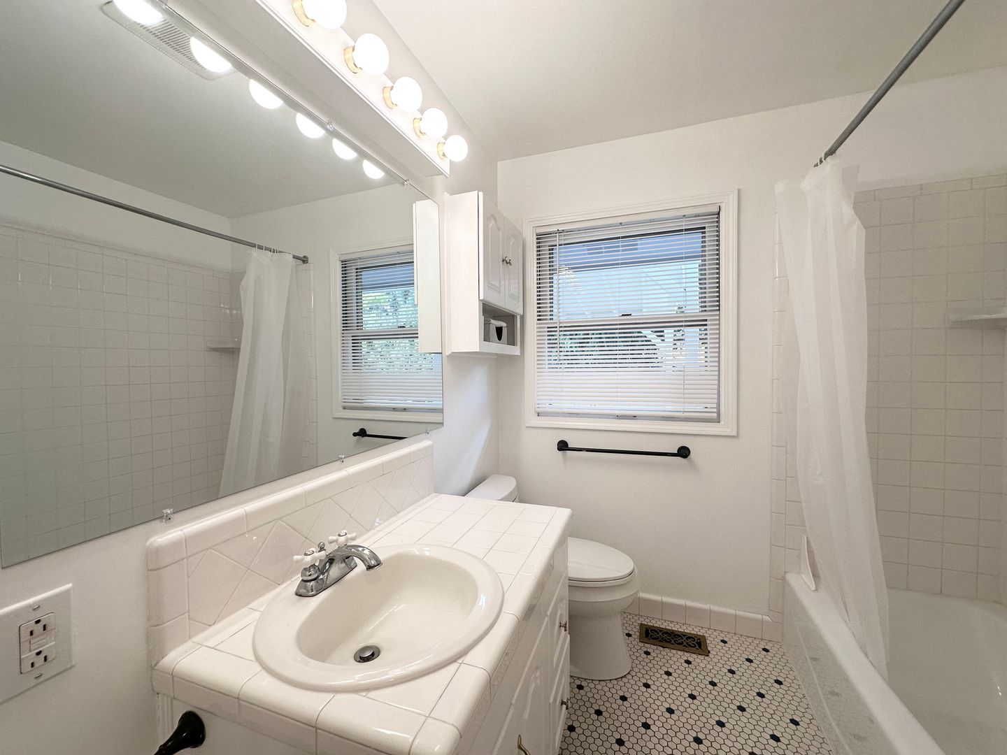 10910 SW 74th Ave.  - Tigard - Oregon - 3 bed, 1 bath rental property