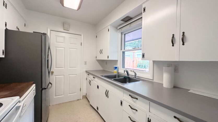 10910 SW 74th Ave.  - Tigard - Oregon - 3 bed, 1 bath rental property