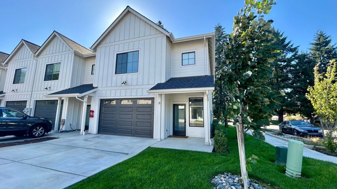 11015 NE 26th - Unit 08 - Vancouver - Washington - 3 bed, 2.5 bath rental property