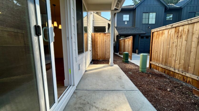 11015 NE 26th - Unit 08 - Vancouver - Washington - 3 bed, 2.5 bath rental property