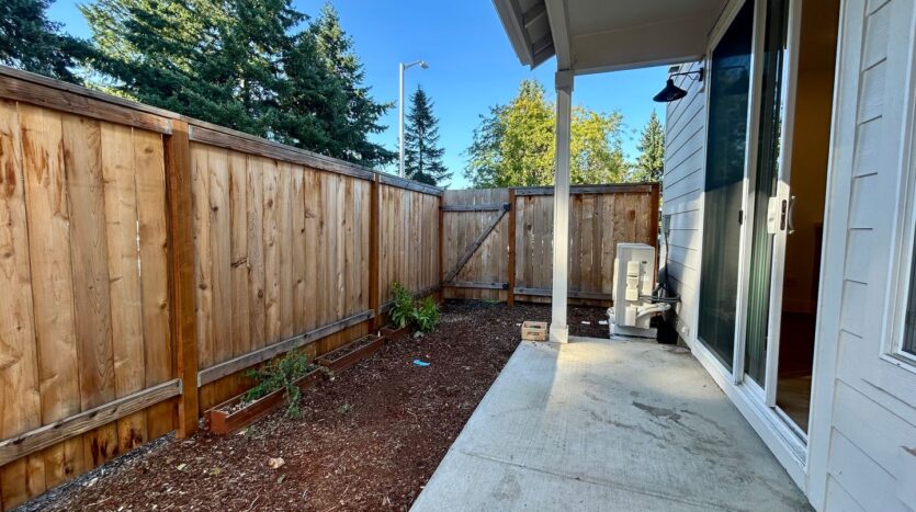 11015 NE 26th - Unit 08 - Vancouver - Washington - 3 bed, 2.5 bath rental property