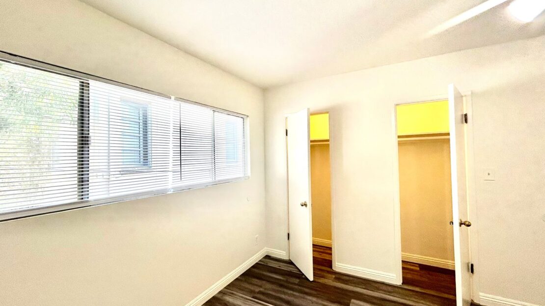 1115 Glenville Dr  #06 - Los Angeles - California - 2 bed, 1.5 bath rental property