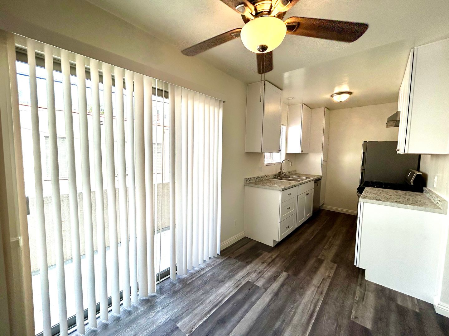 1115 Glenville Dr  #06 - Los Angeles - California - 2 bed, 1.5 bath rental property