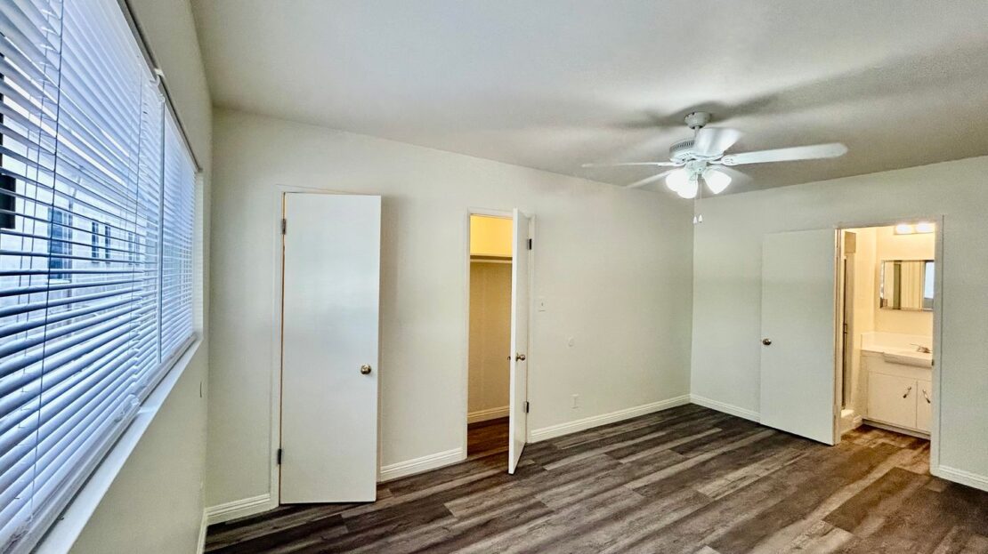 1115 Glenville Dr  #06 - Los Angeles - California - 2 bed, 1.5 bath rental property