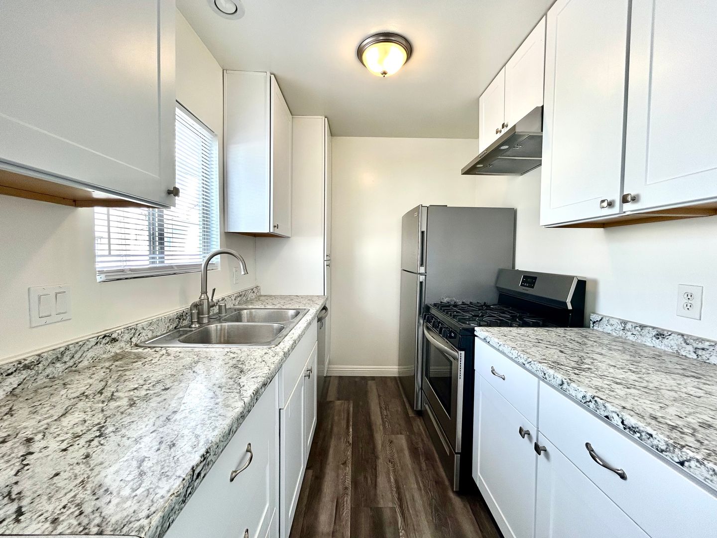 1115 Glenville Dr  #06 - Los Angeles - California - 2 bed, 1.5 bath rental property