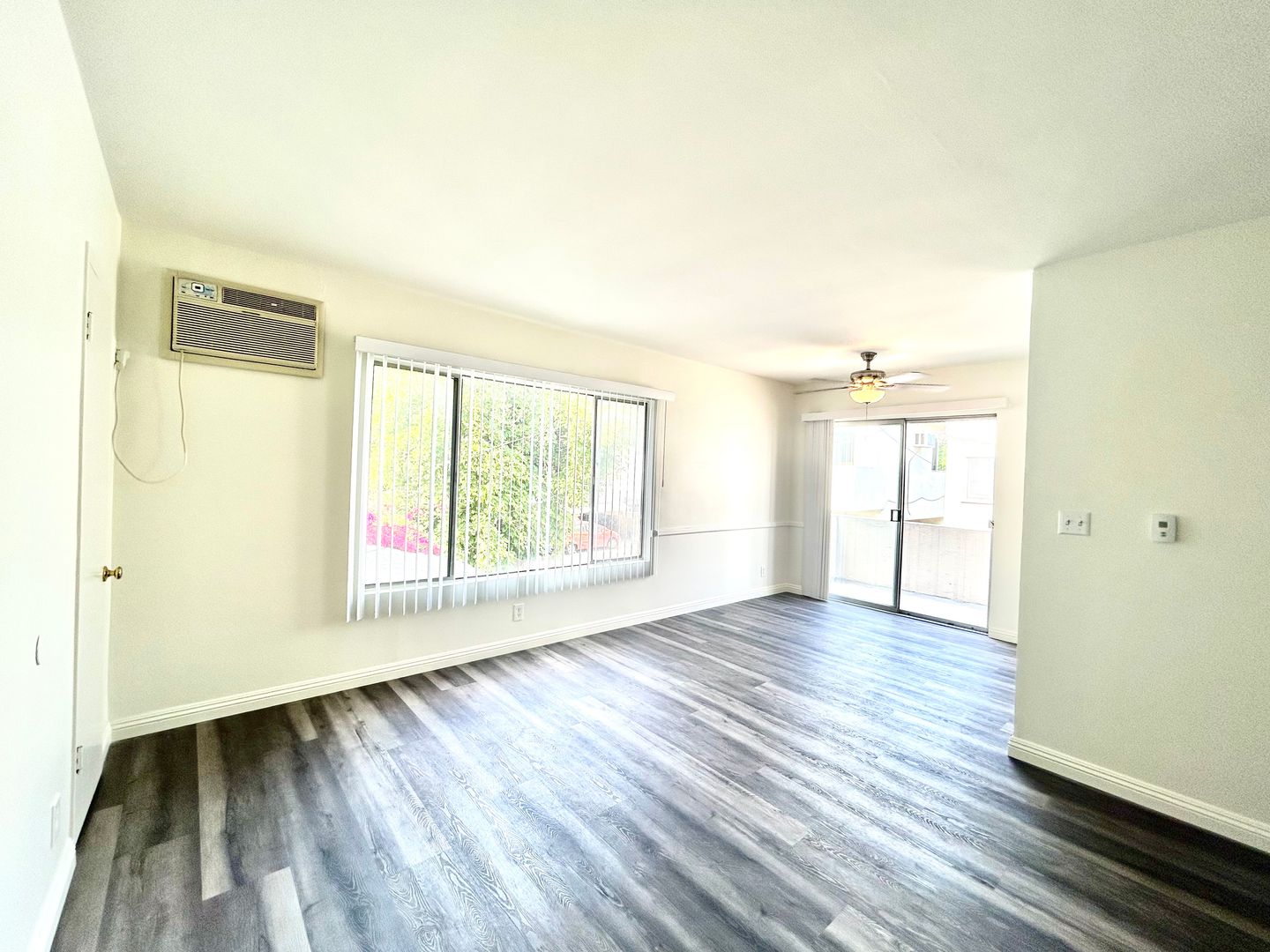 1115 Glenville Dr  #06 - Los Angeles - California - 2 bed, 1.5 bath rental property