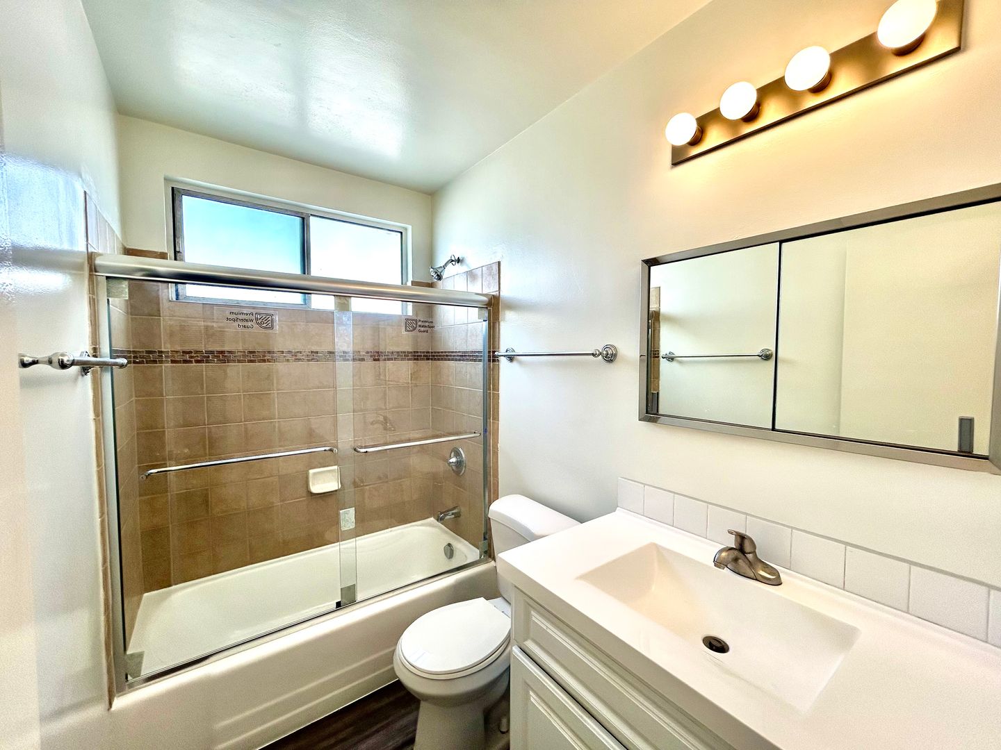 1115 Glenville Dr  #06 - Los Angeles - California - 2 bed, 1.5 bath rental property