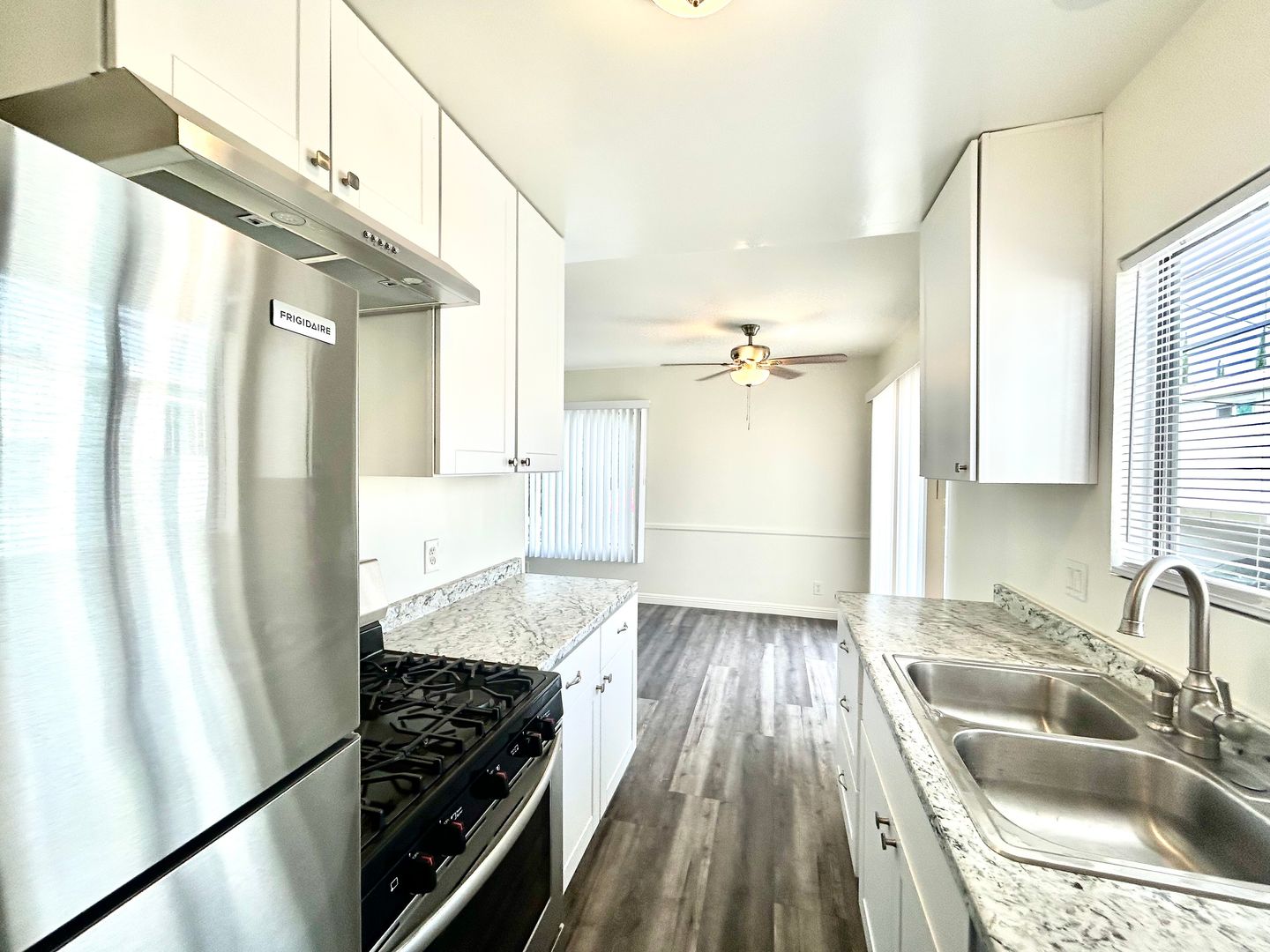 1115 Glenville Dr  #06 - Los Angeles - California - 2 bed, 1.5 bath rental property
