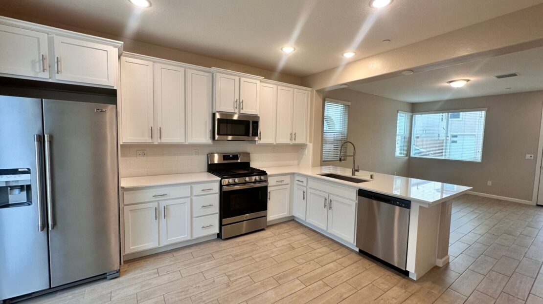 1116 Elevations Way  - Madera - California - 3 bed, 3 bath rental property