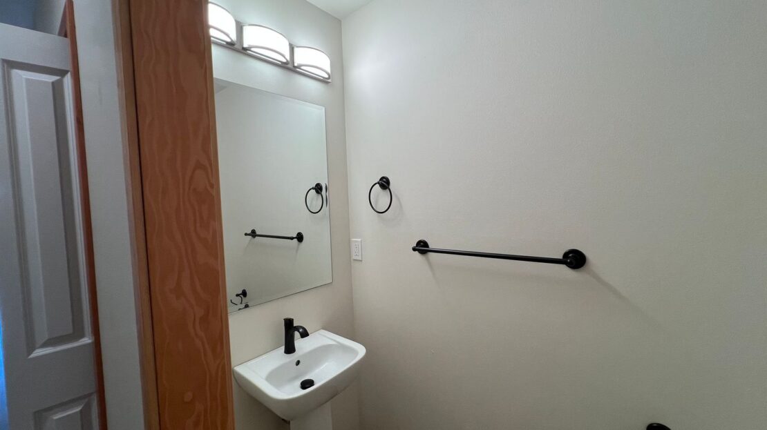 1130 13th Street - Bellingham - Washington - 1 bed, 1.5 bath rental property