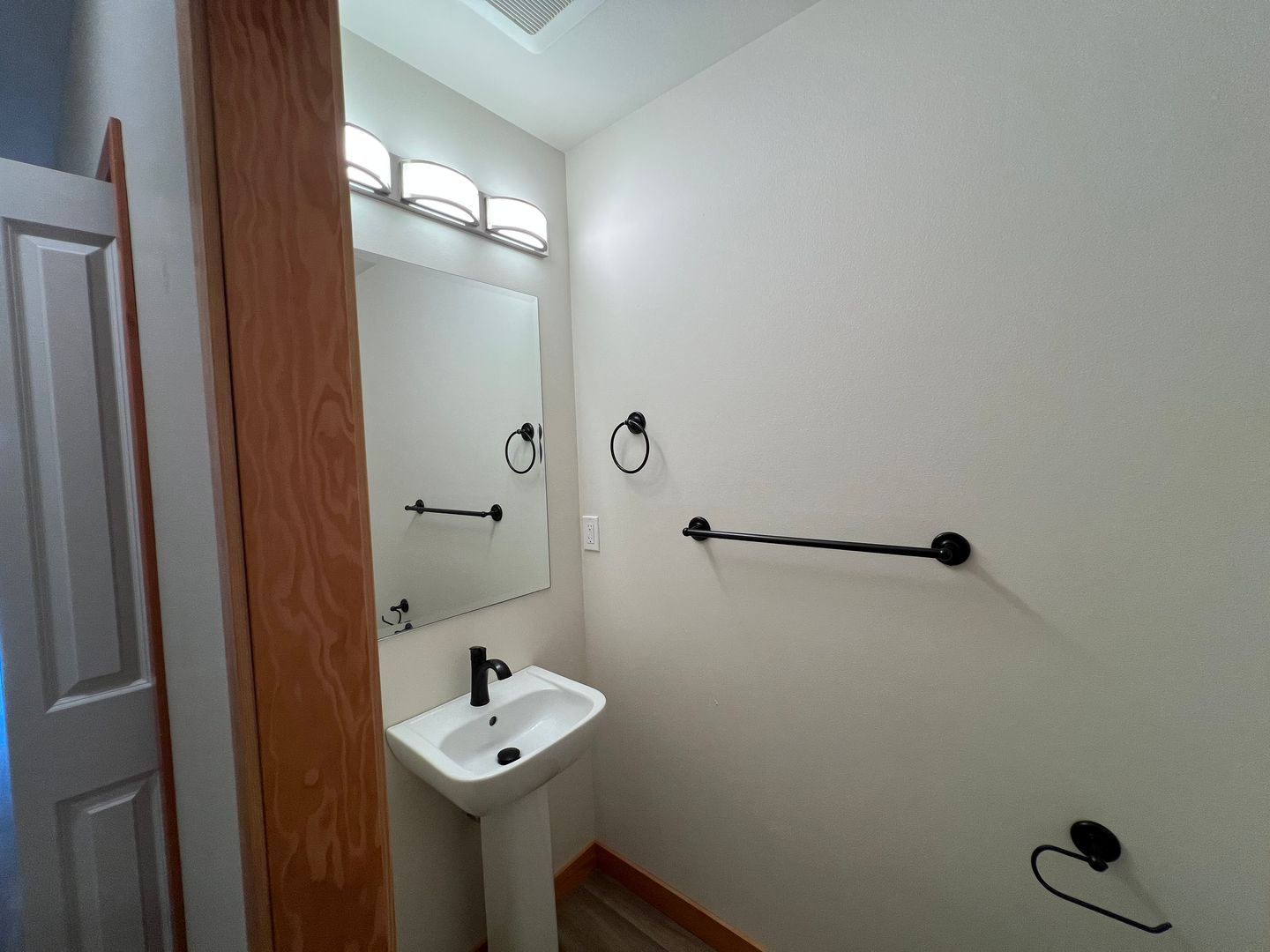 1130 13th Street - Bellingham - Washington - 1 bed, 1.5 bath rental property
