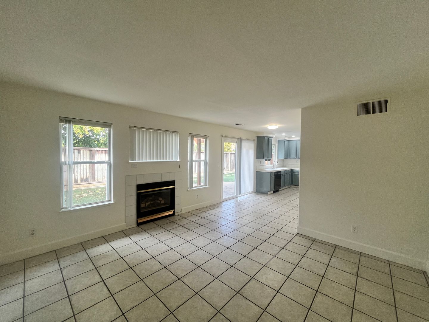 1136 Phelan Way - San Jose - California - 3 bed, 2.5 bath rental property