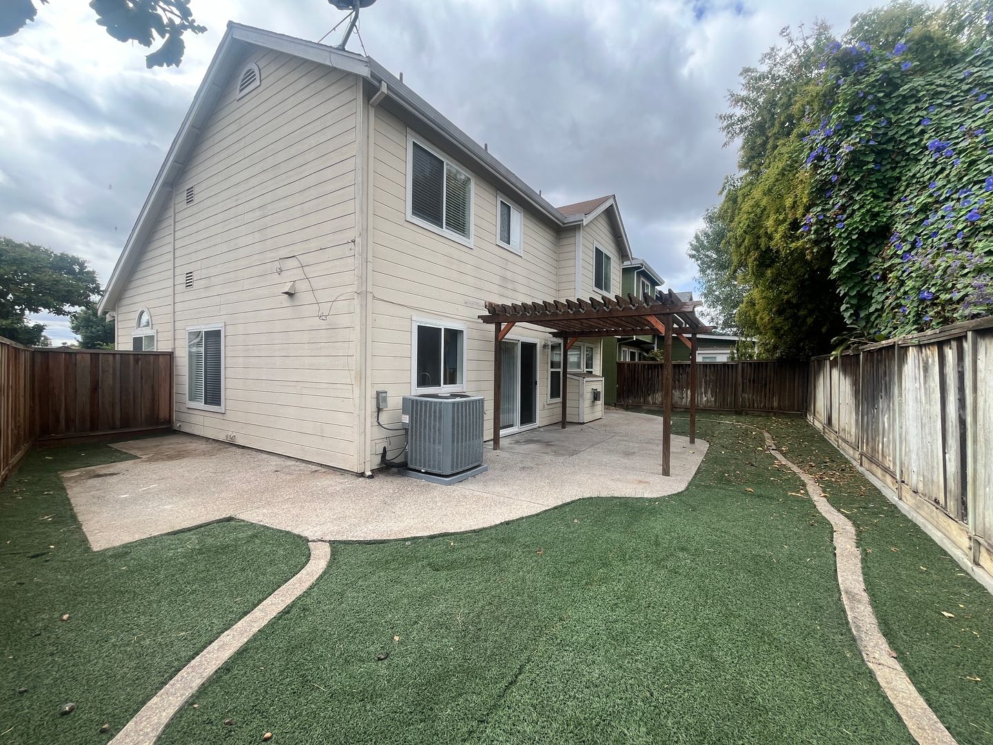 1136 Phelan Way - San Jose - California - 3 bed, 2.5 bath rental property