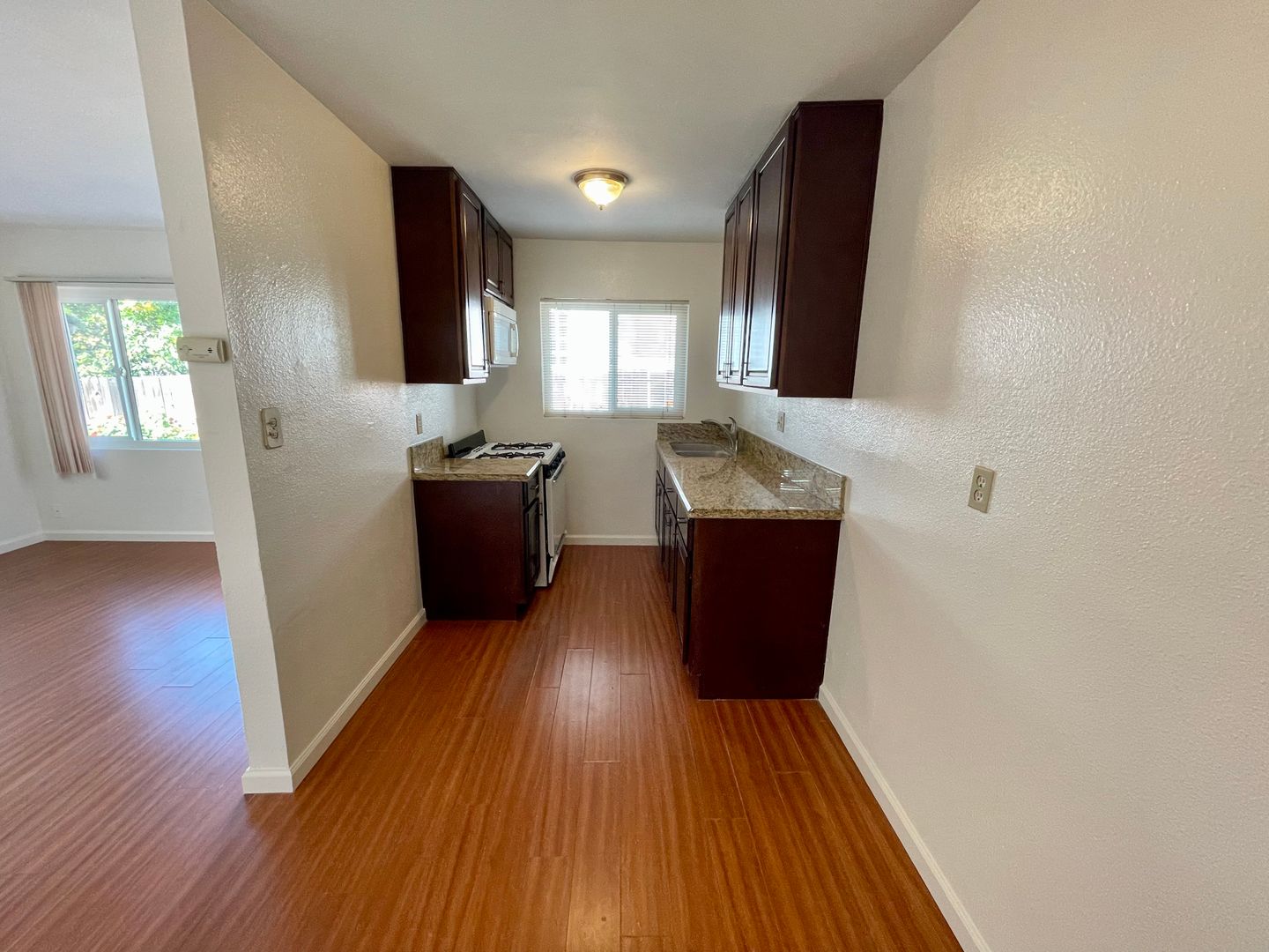 114-118 W 1st Ave - La Habra - California - 1 bed, 1 bath rental property