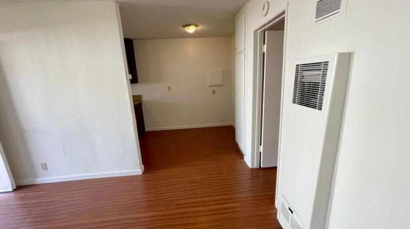 114-118 W 1st Ave - La Habra - California - 1 bed, 1 bath rental property