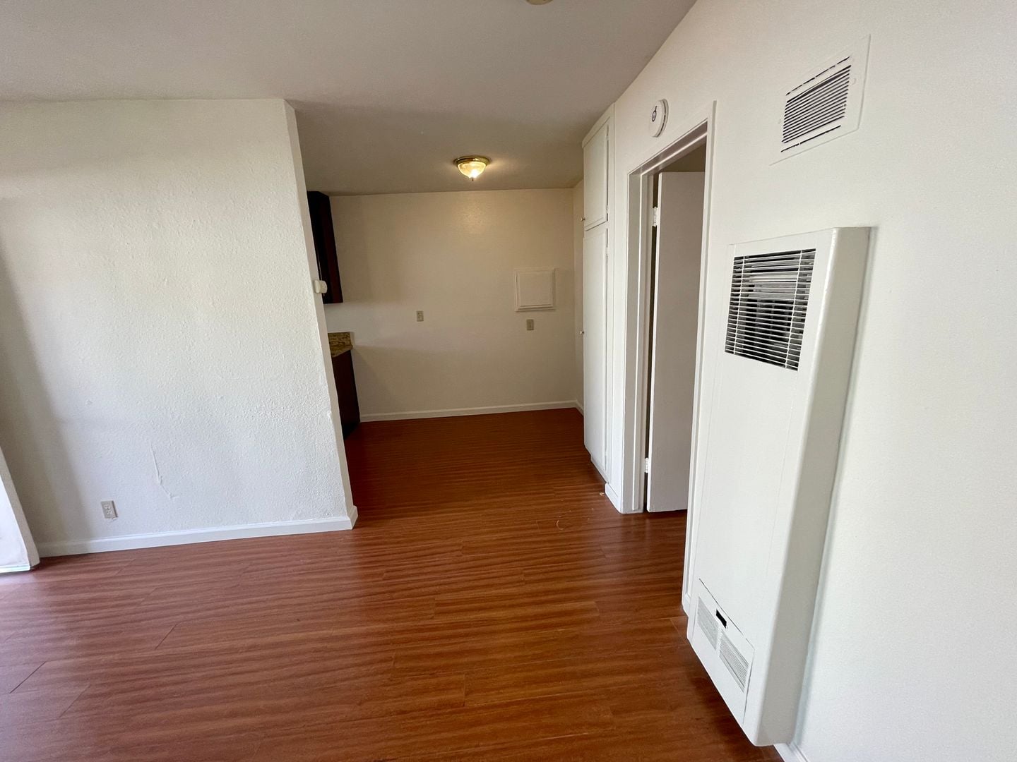 114-118 W 1st Ave - La Habra - California - 1 bed, 1 bath rental property