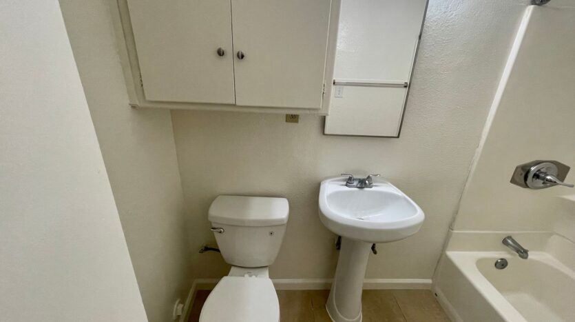 114-118 W 1st Ave - La Habra - California - 1 bed, 1 bath rental property