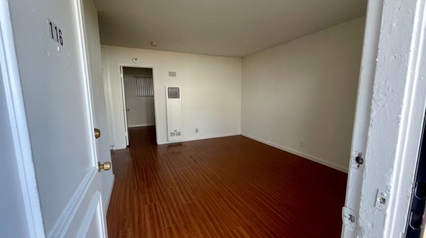 114-118 W 1st Ave - La Habra - California - 1 bed, 1 bath rental property