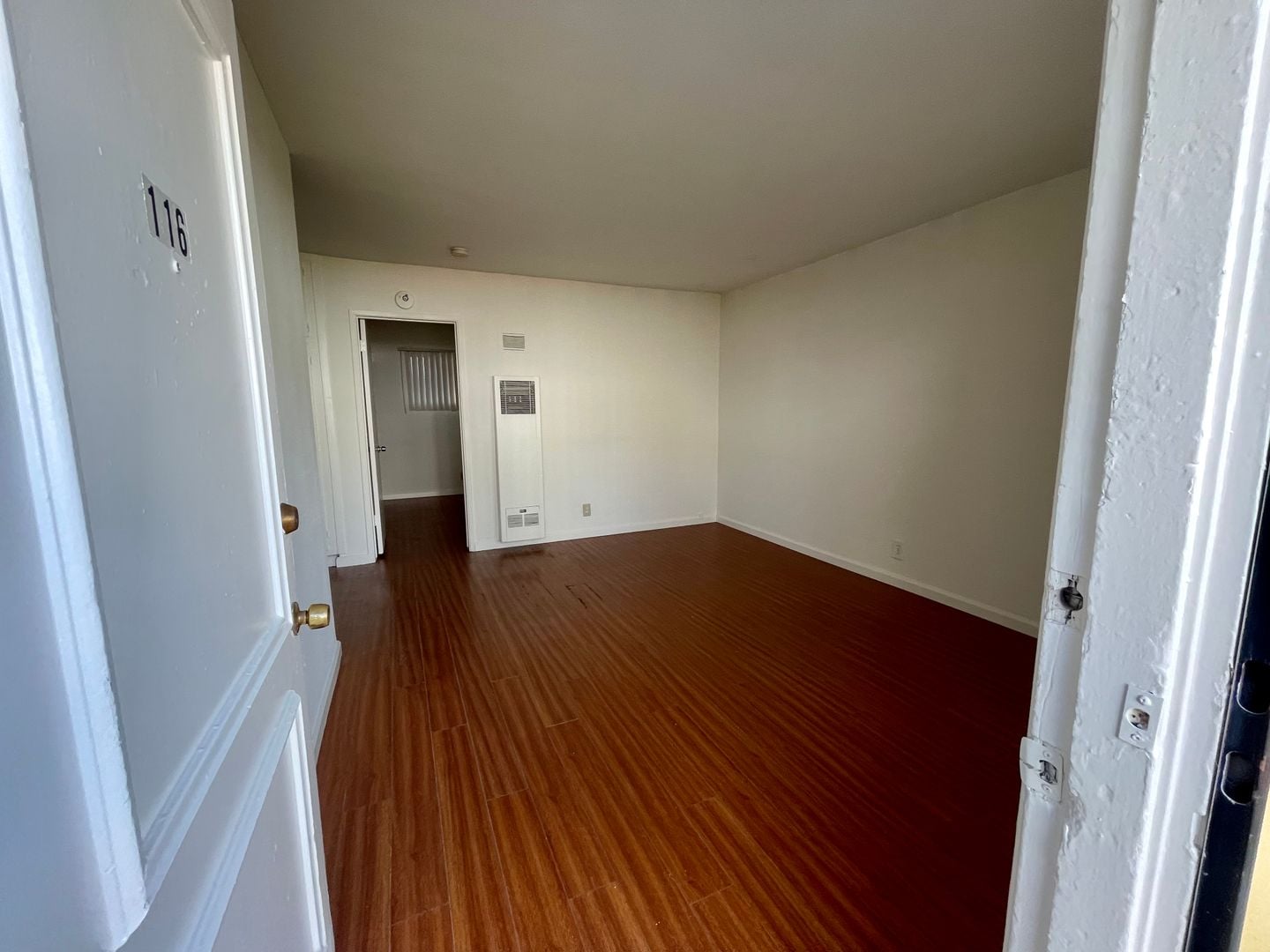 114-118 W 1st Ave - La Habra - California - 1 bed, 1 bath rental property