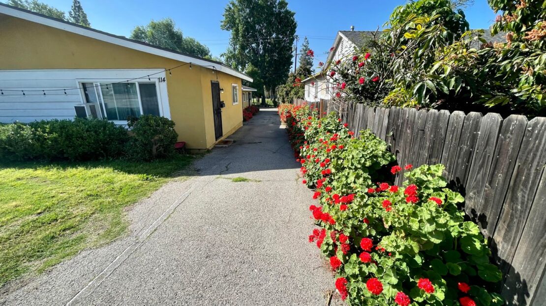 114-118 W 1st Ave - La Habra - California - 1 bed, 1 bath rental property