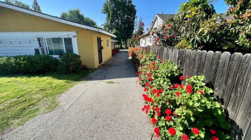 114-118 W 1st Ave - La Habra - California - 1 bed, 1 bath rental property